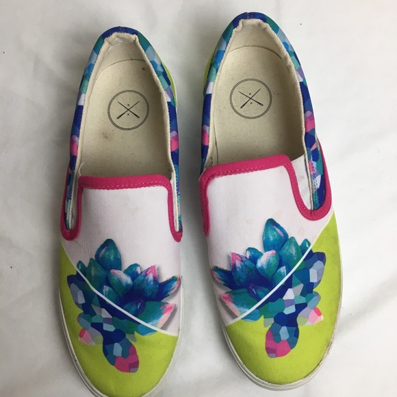 Patterned Slip On Loafer - Picture 2 of 8